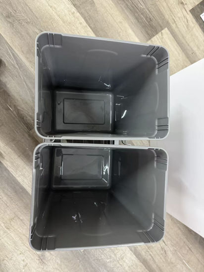 Picture of B18-Trash can-1